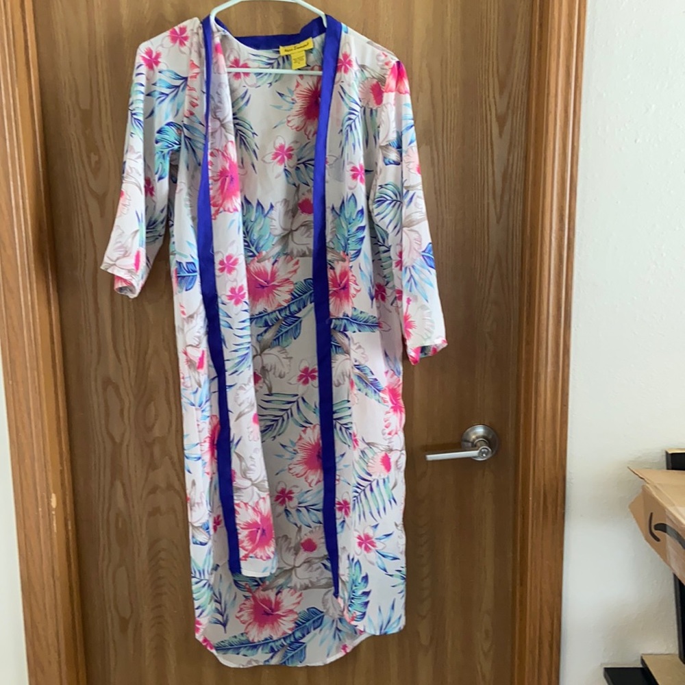 Floral kimono size Medium